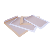 Poštové obálky C4 s páskou, s kartónovou zadnou stranou biele